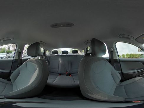 Used 2025 Kia K4 LXS image 41