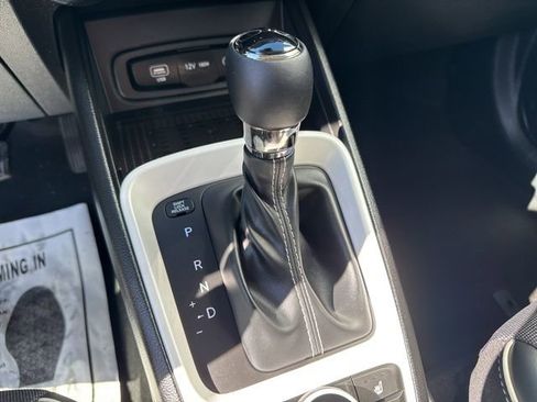 Certified 2026 Hyundai Venue SEL image 33