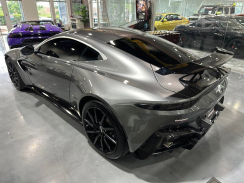 Used 2019 Aston Martin V8 Vantage Coupe RWD image 12