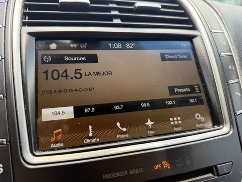 Used 2018 Lincoln MKX Reserve FWD image 17