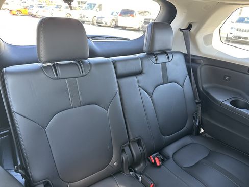 Used 2024 Honda Pilot Touring image 19