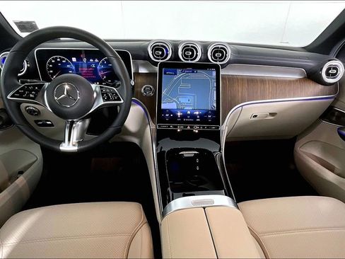 Used 2026 Mercedes-Benz GLC 300 4MATIC image 13