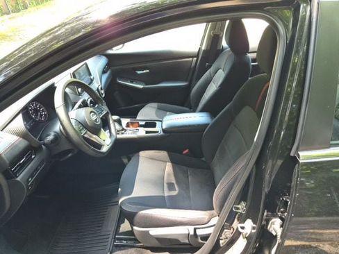 Used 2023 Nissan Sentra SR w/ Electronics Package FWD image 14