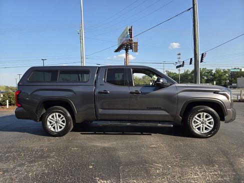 Used 2022 Toyota Tundra SR5 w/ SR5 Convenience Package image 5