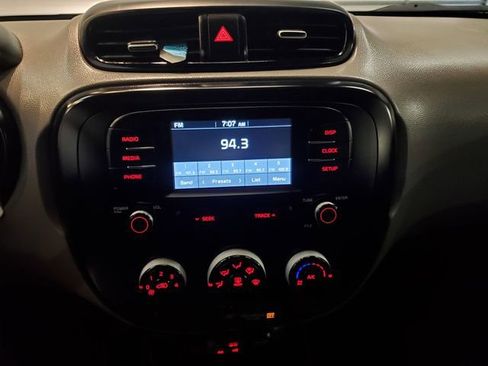 Used 2019 Kia Soul image 18