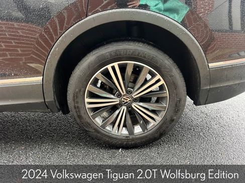 Used 2024 Volkswagen Tiguan Wolfsburg Edition image 9