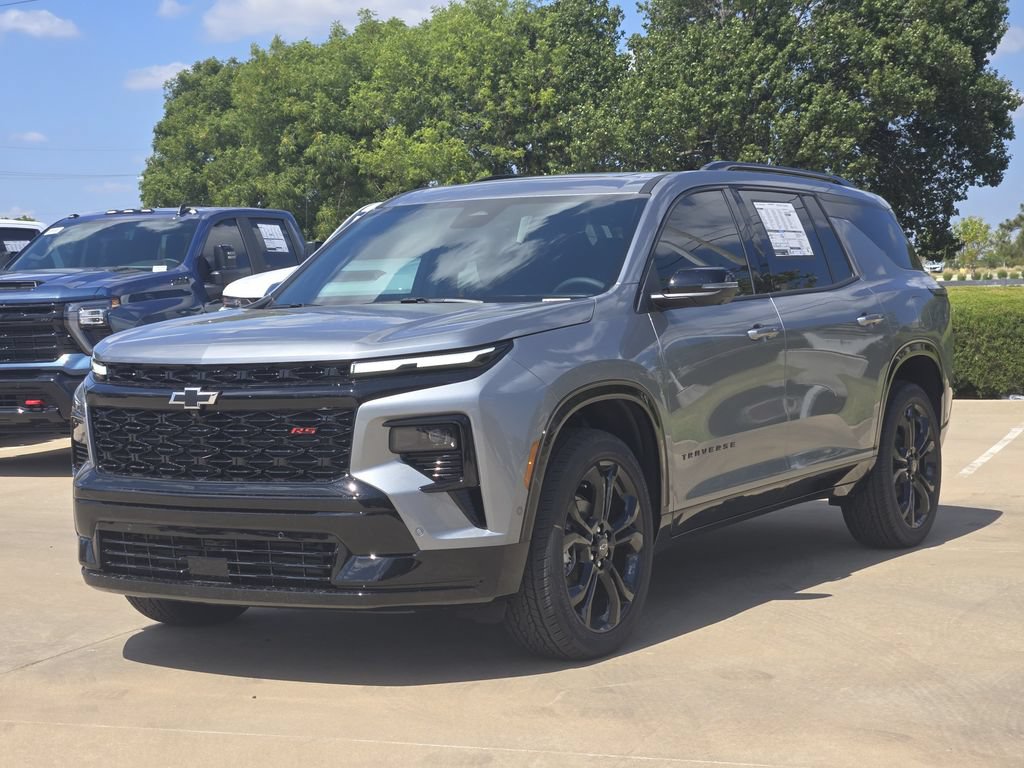 New 2027 Chevrolet Traverse RS w/ LPO, Floor Liner Package FWD image 2