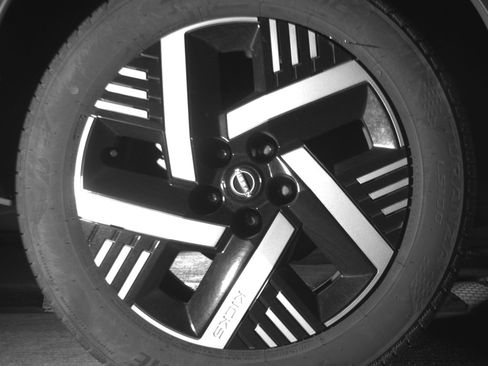 Used 2025 Nissan Kicks SV image 15