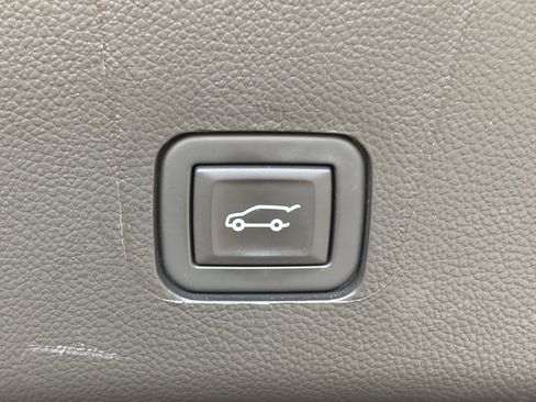 Certified 2023 Chevrolet Traverse RS AWD/4WD image 15