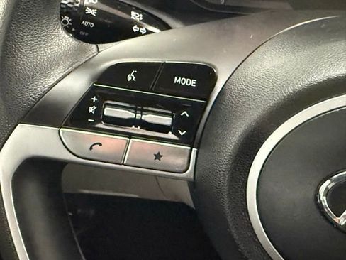 Used 2023 Hyundai Tucson SE image 16