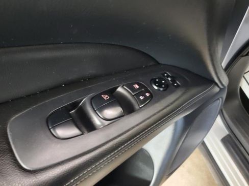 Used 2019 Nissan Pathfinder S AWD/4WD image 13