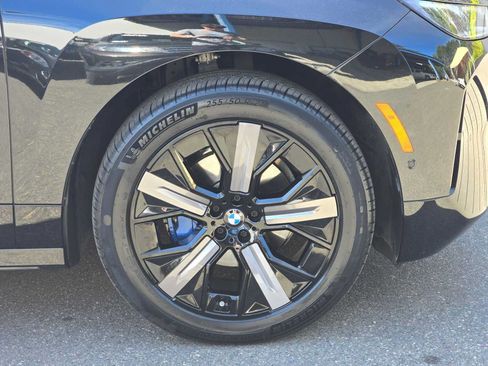 Used 2024 BMW iX xDrive50 w/ Premium Package AWD/4WD image 9