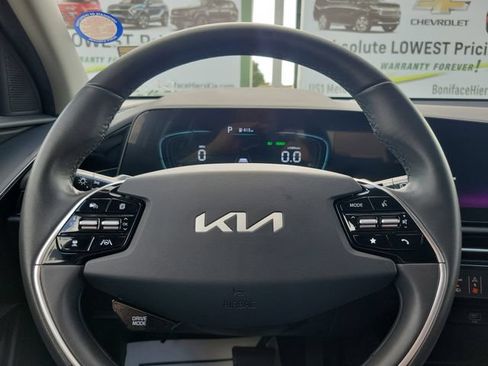 Used 2025 Kia Niro EX FWD image 20