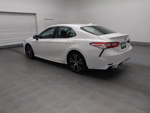 Used 2020 Toyota Camry SE image 3