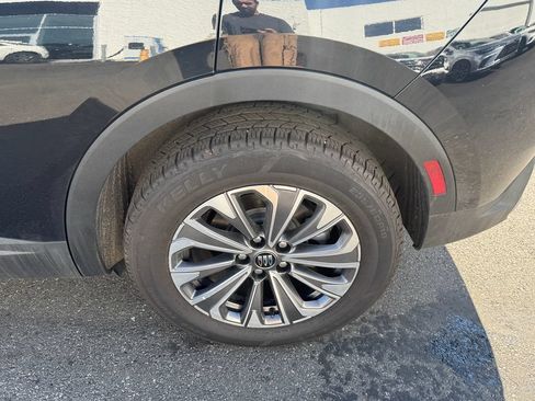 Used 2024 Buick Envision Preferred AWD/4WD image 10