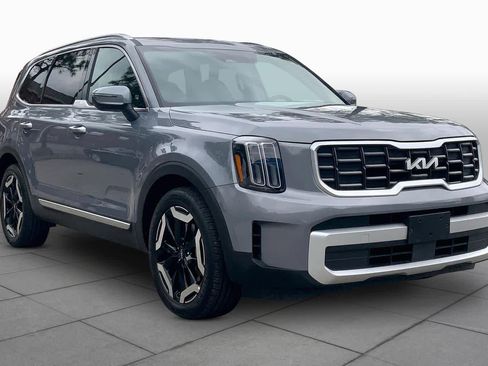 Used 2025 Kia Telluride S image 3