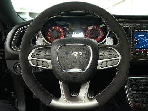 Used 2019 Dodge Challenger SRT Hellcat Redeye image 11