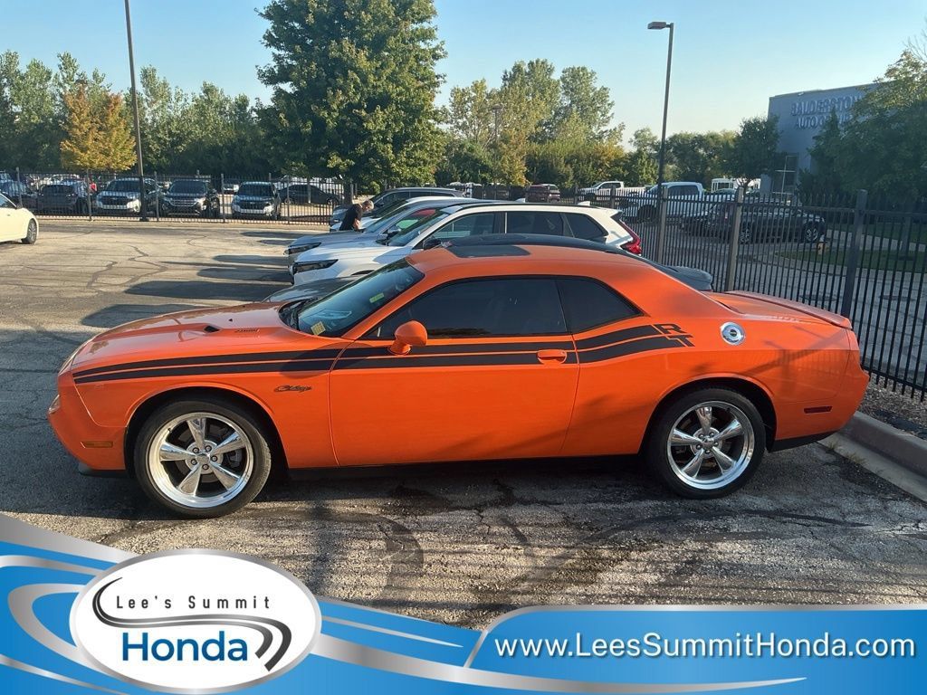 Used 2012 Dodge Challenger R/T RWD image 4