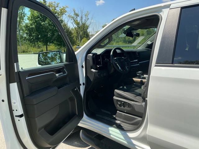New 2026 Chevrolet Silverado 1500 RST w/ Safety Package AWD/4WD image 16