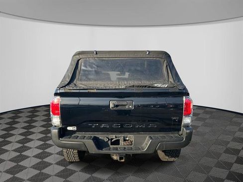 Used 2020 Toyota Tacoma TRD Off-Road image 6