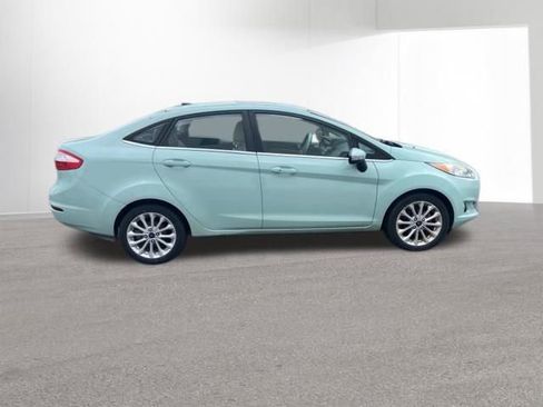 Used 2017 Ford Fiesta Titanium image 9