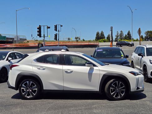 Used 2025 Lexus UX 300h FWD image 3
