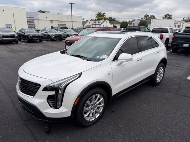 Certified 2023 Cadillac XT4 Luxury w/ Cold Weather Package AWD/4WD image 6