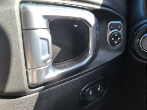 Used 2022 Jeep Wrangler Unlimited Rubicon w/ LED Lighting Group image 15