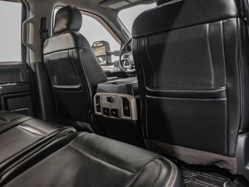 Used 2019 Ford F250 Lariat w/ Lariat Ultimate Package AWD/4WD image 36
