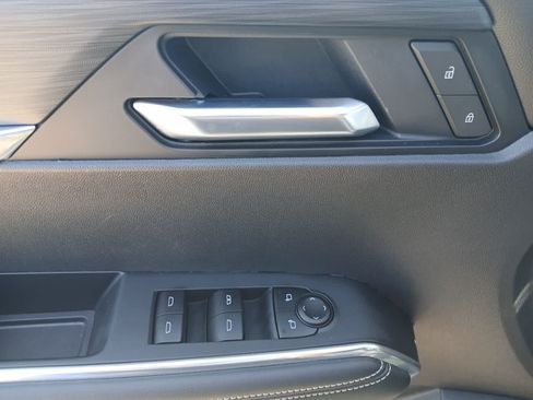 Used 2025 GMC Acadia Elevation w/ Elevation Premium Package AWD/4WD image 16