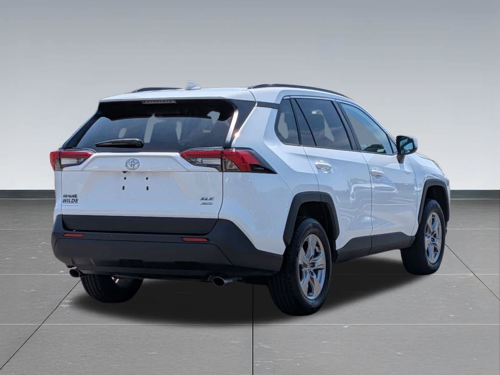 Used 2023 Toyota RAV4 XLE AWD/4WD image 5