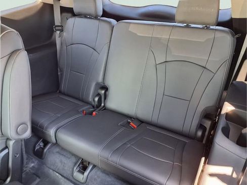 Certified 2021 Buick Enclave Avenir w/ Avenir Technology Package image 27