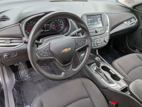 Used 2018 Chevrolet Malibu LT image 14