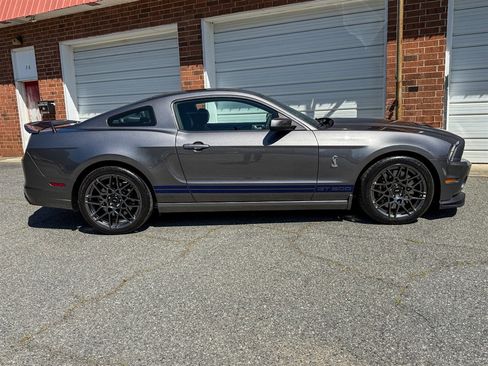 Used 2014 Ford Mustang Shelby GT500 w/ Equipment Group 821A RWD image 34