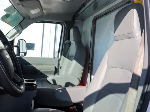 Used 2024 Ford E-350 and Econoline 350 Super Duty w/ Power Windows & Locks Group image 13