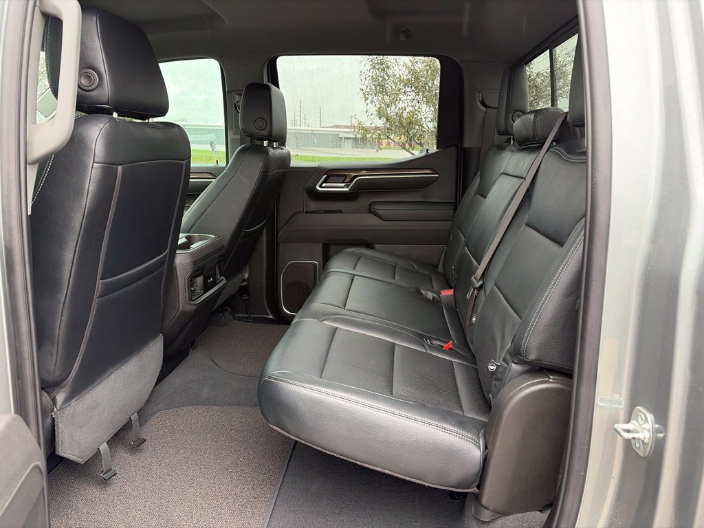 Used 2025 Chevrolet Silverado 1500 RST AWD/4WD image 36