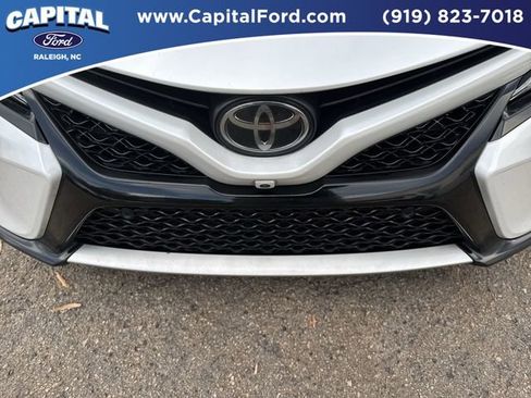 Used 2020 Toyota Camry XSE image 10