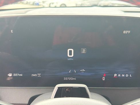 Used 2025 Chevrolet Traverse RS AWD/4WD image 27