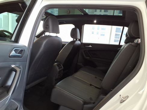 Certified 2023 Volkswagen Tiguan SE R-Line FWD image 16