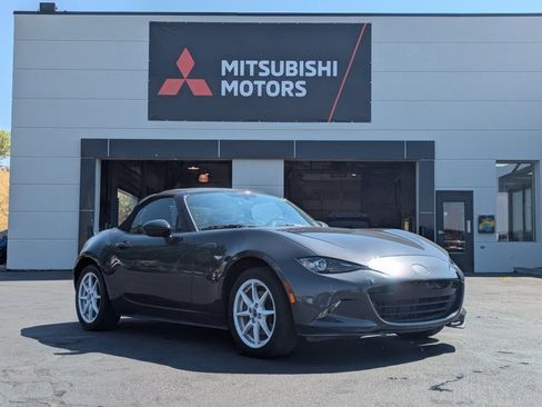 Used 2017 MAZDA MX-5 Miata Sport image 1