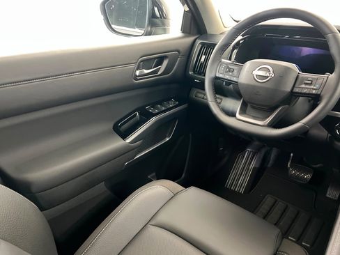 New 2026 Nissan Pathfinder SL image 11