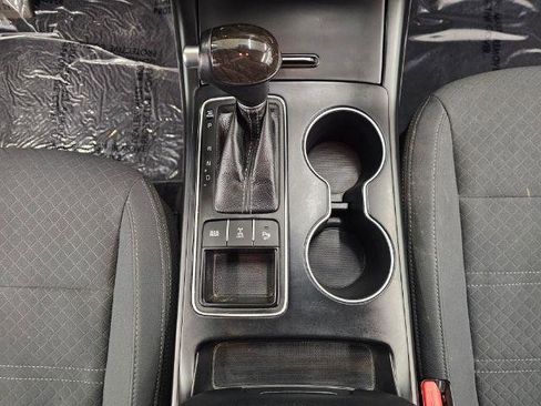 Used 2017 Kia Sorento LX w/ LX Convenience Package image 19