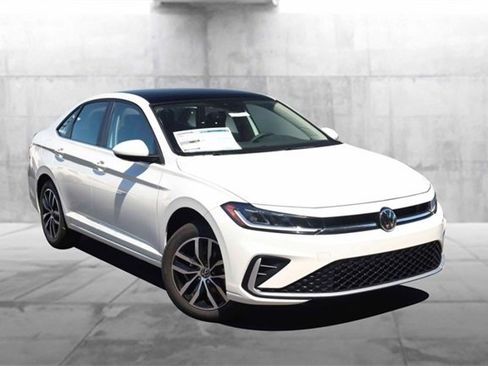 New 2025 Volkswagen Jetta SE image 2