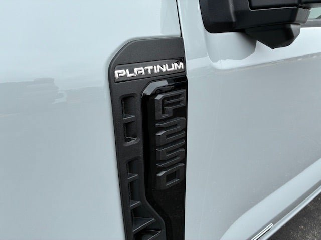 Used 2025 Ford F250 Platinum AWD/4WD image 9