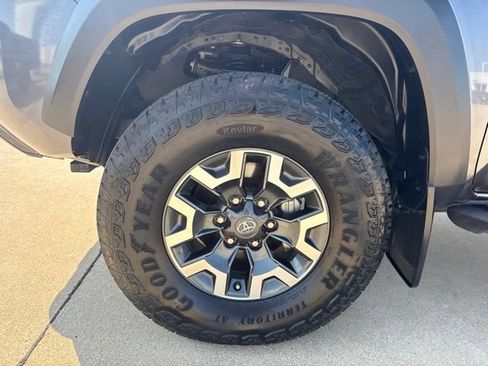 Certified 2023 Toyota Tacoma TRD Off-Road w/ Advanced Technology Package AWD/4WD image 6
