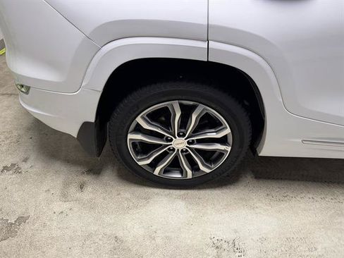 Used 2018 GMC Terrain Denali w/ Advanced Safety Package AWD/4WD image 7