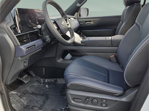New 2026 INFINITI QX80 4WD image 12