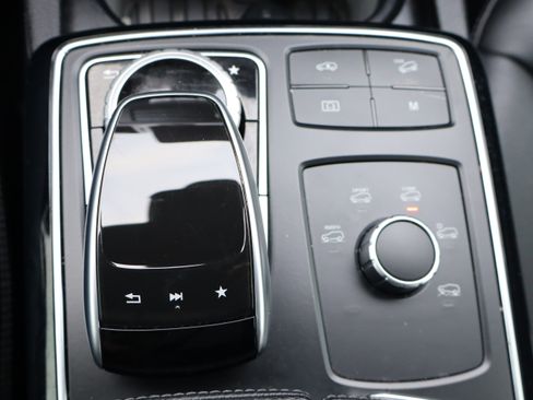 Used 2019 Mercedes-Benz GLS 450 4MATIC image 32