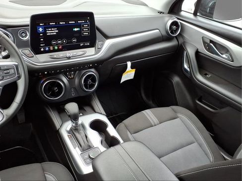 Used 2024 Chevrolet Blazer LT w/ Convenience Package image 17