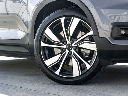 Used 2021 Volvo XC40 P8 Recharge image 2